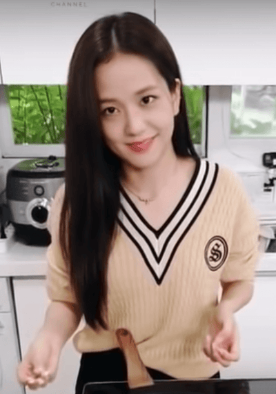 Jisoo BlackPink Tasty Square Pull Laine Ample Col V Tricot Ep 44