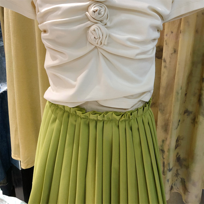 Crop Top Blanc Triple Pétales Centrés Fleurs Mode Femme Miyeon G I Dle