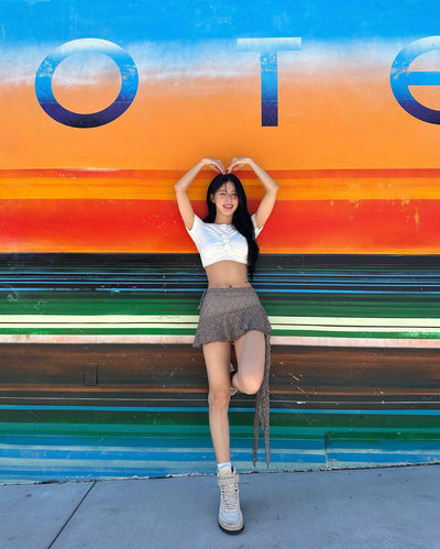 Crop Top Blanc Triple Pétales Centrés Fleurs Mode Femme Miyeon G I Dle