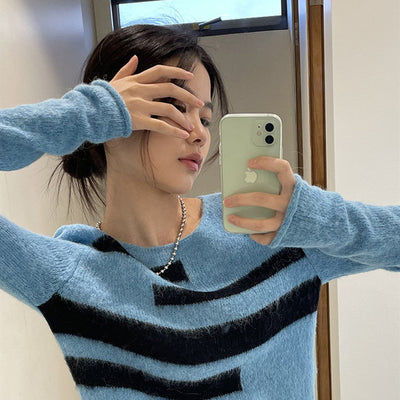 Pull Rose Avec Traits Coutures Noirs Karina Aespa React Changmin Devil MV