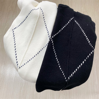 Pull Noir Losanges Coutures Blanc Jisoo BlackPink Mode Fashion Week Paris