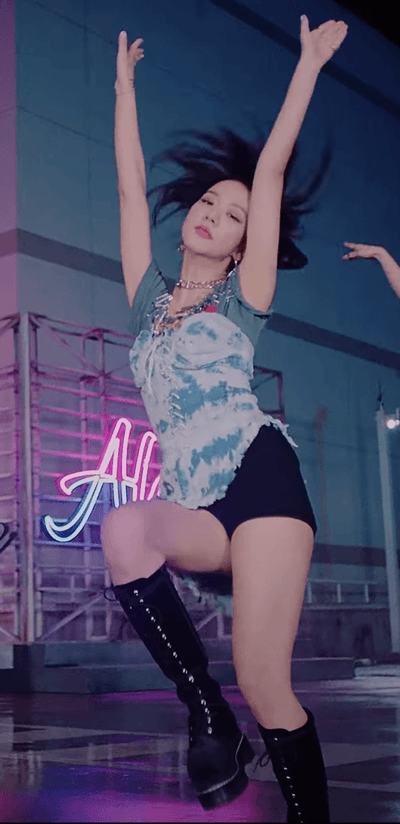 Jisoo Club Exx ROBE en JEAN Délavé MV Lovesick Girls BlackPink Kpop