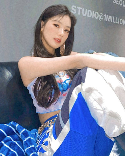 Miyeon Crop Top Unbothered Cloud Nuages Coeur KDA More G Idle Mode Kpop