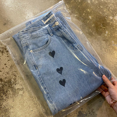 Pantalon en Jean Taille Haute Motif Coeur Joy Red Velvet Mode Kpop