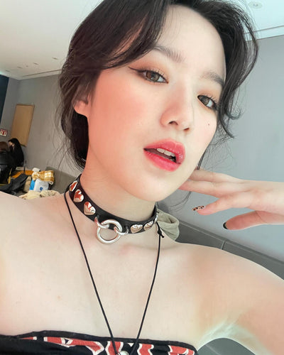 Collier en Cuir Coeur Métal Tomboy Shuhua G I Dle Mode Accessoire Rock