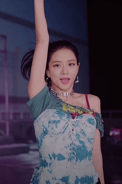 Jisoo Club Exx ROBE en JEAN Délavé MV Lovesick Girls BlackPink Kpop