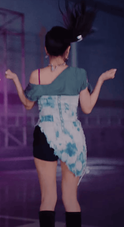 Jisoo Club Exx ROBE en JEAN Délavé MV Lovesick Girls BlackPink Kpop