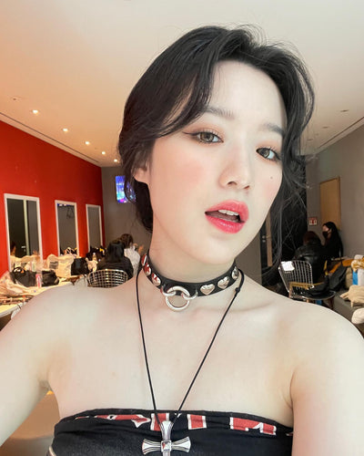 Collier en Cuir Coeur Métal Tomboy Shuhua G I Dle Mode Accessoire Rock
