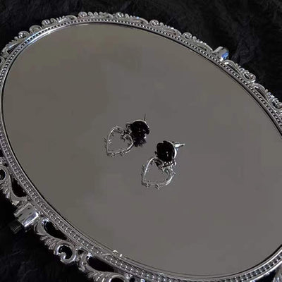 Boucle Oreille Fleur Noir Coeur Avec Epines Seulgi Red Velvet Wildside MV