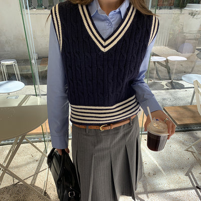 Pull Crop Col V Sans Manches Rayures Blancs à Torsades Wendy RedVelevet