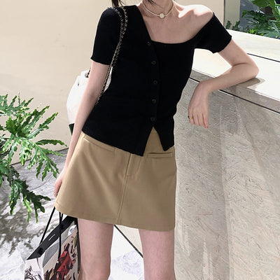 T Shirt Asymétrique Manche Epaule Nue Boutons en Diagonal Joy RedVelvet