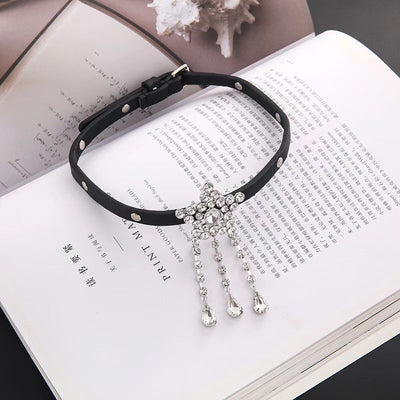Collier Etoile Filante en Strass Cuir Noir Gaeul Ive Kpop Bangkok Mode