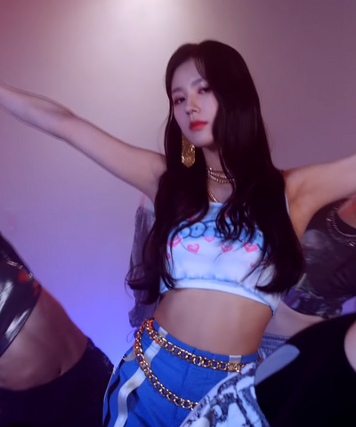 Miyeon Crop Top Unbothered Cloud Nuages Coeur KDA More G Idle Mode Kpop