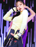 Haut Slim Jennie Kim SBS Inkigayo Live Performance Top Jaune Torsadé