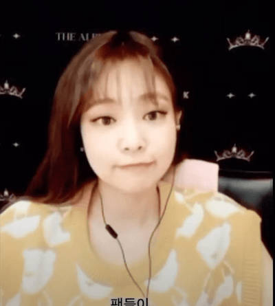 Jennie KIM BLACKPINK AQO Pull En Laine Tricoté Ours Jaune Fan Meeting