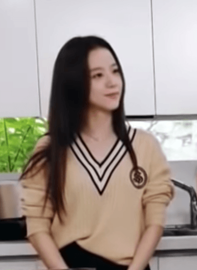 Jisoo BlackPink Tasty Square Pull Laine Ample Col V Tricot Ep 44