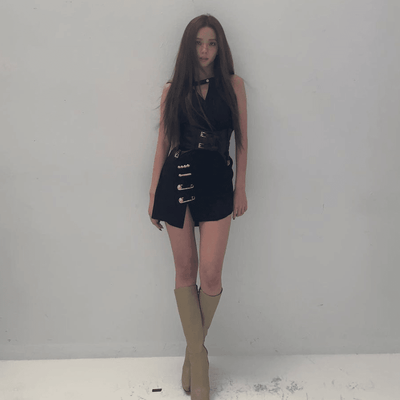 Mini Robe Glamour Asymétrique Avec épingle de sûreté Jisoo BlackPink