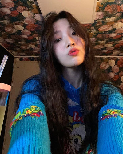 My Life is Crap Chandail Motif Broderie Agneau Joy Red Velvet Sweater