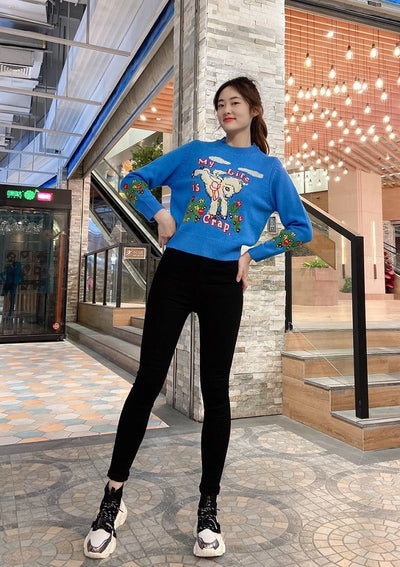 My Life is Crap Chandail Motif Broderie Agneau Joy Red Velvet Sweater