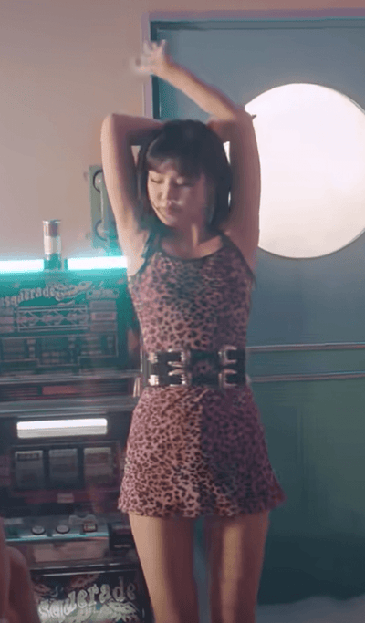 Robe Imprimé Léopard Rose Soojin (G)I-DLE Dum Di Dum Di MV (여자) K Pop