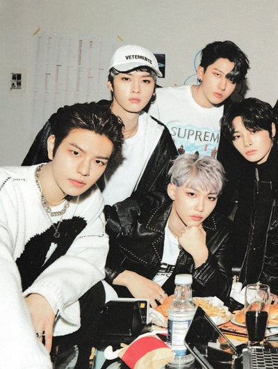 Seungmin Stray Kids Pullover Smiley Visage Sweatshirt Blanc Noir Sweat