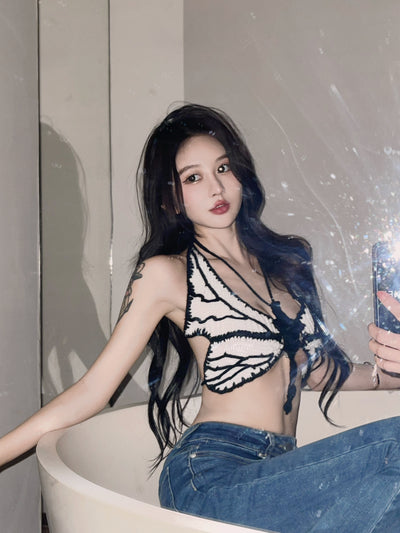 Crop Top Blanc Ailes Papillon Rayures Noires Ningning Aespa Coachella