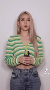 Beau Top Tricolore Vert Laine Col V avec Boutons Somi Tik Tok Dumb Dumb