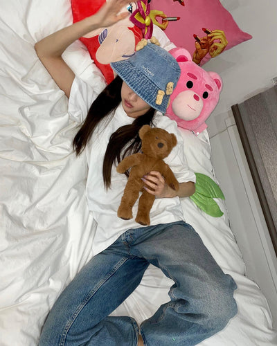 Bob en Jean Avec Ours en Peluche Dessus YooA Oh My Girl Chapeau Mignon