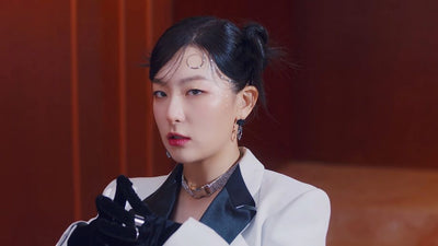 Boucle Oreille Fleur Noir Coeur Avec Epines Seulgi Red Velvet Wildside MV