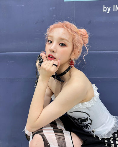 Bracelet Tete de Mort avec Chaînes doigts Bagues Yuqi I Dle Tomboy Rock