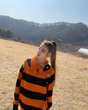 Cardigan Tricot Rayures Orange Noir Lia Itzy Mode K Pop