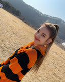 Cardigan Tricot Rayures Orange Noir Lia Itzy Mode K Pop