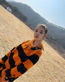 Cardigan Tricot Rayures Orange Noir Lia Itzy Mode K Pop