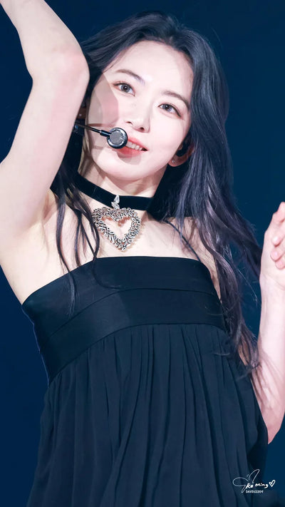 Collier Coeur Grande Taille Bijou Sakura LE SSERAFIM Fearless MV Kpop