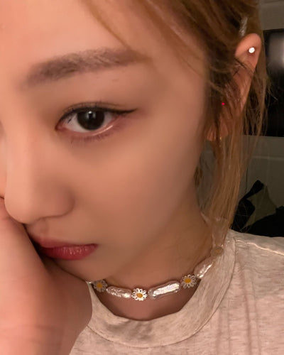 Collier Fleur Marguerite Chaîne Bijoux NingNing Aespa Kpop Mode Femme