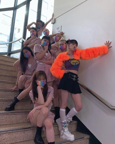 Collier Fleurs en Pinces Cheveux Colorés et Pendentif Coeur Yena Smiley