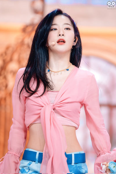 Collier Honey Papillon Bijoux Lettre Seulgi Feel My Rythm MV Red Velvet