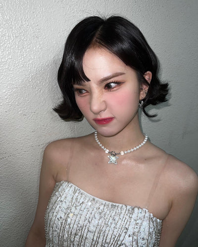 Collier Papillon à Strass et Perles Eunha Viviz Bijou Femme Mode Kpop