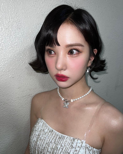 Collier Papillon à Strass et Perles Eunha Viviz Bijou Femme Mode Kpop