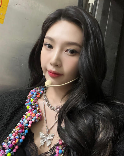 Collier Pendentif Papillon Bijou Strass Joy RedVelvet Birthday Music Bank