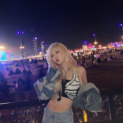 Crop Top Blanc Ailes Papillon Rayures Noires Ningning Aespa Coachella