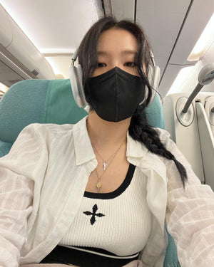 Crop Top Blanc et Noir Croix Style Casual Seulgi Red Velvet Mode Kpop