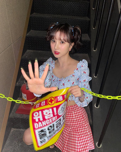 Crop Top Cerises à Carreaux Eunha Viviz Mode Femme Ete Loveade Kpop