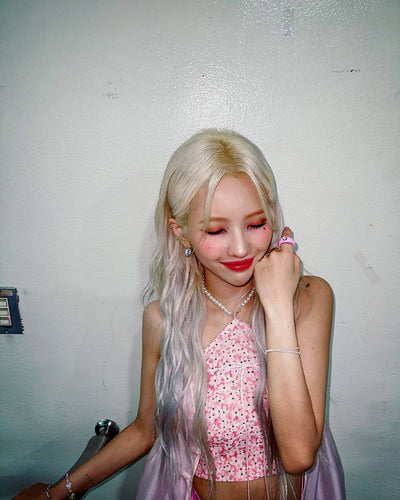 Crop Top Col Collier Perle Rose Fleurs Dos Nu Soyeon G I Dle Mode Femme