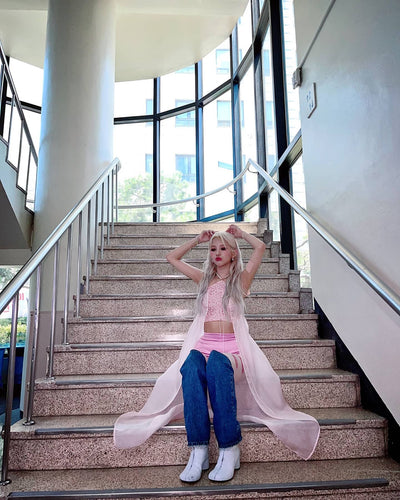 Crop Top Col Collier Perle Rose Fleurs Dos Nu Soyeon G I Dle Mode Femme