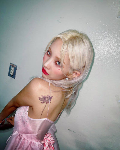 Crop Top Col Collier Perle Rose Fleurs Dos Nu Soyeon G I Dle Mode Femme