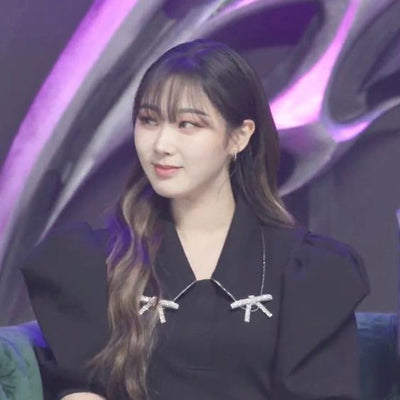 Crop Top Manches Bouffantes Noeud Comeback Showcase Savage Giselle Aespa