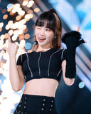 Crop Top Noir avec Coutures Blanches Chaewon LE SSERAFIM Inkigayo Kpop