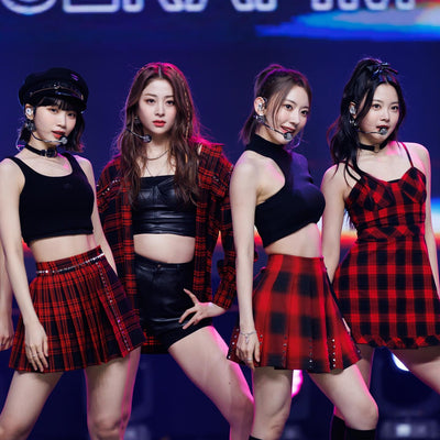 Crop Top Noir Manche Unique Epaule Nue Rond Sakura LE SSERAFIM Kpop Mnet