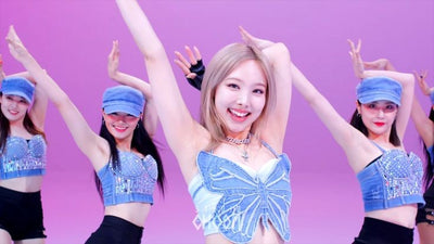 Crop Top Papillon Jean Bretelles Sexy Nayeon Pop ! 4K Studio Choom Kpop